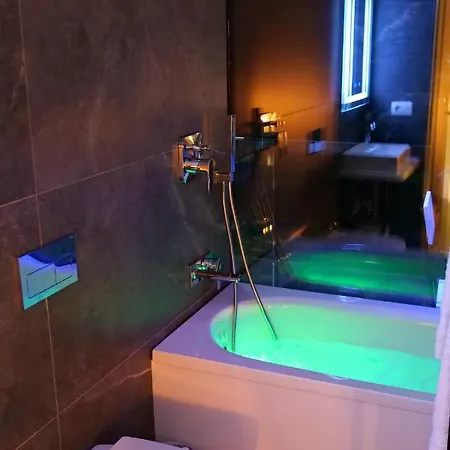 Отель Nili Deluxe