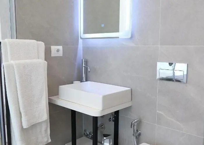 Nili Deluxe * Saranda