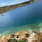 Nili Deluxe Hotell