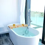 Nili Deluxe Hotell