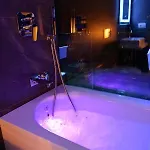 Nili Deluxe Hotell *