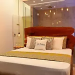 Nili Deluxe Hotell *