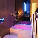 Nili Deluxe *