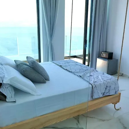 Nili Deluxe Hotel *