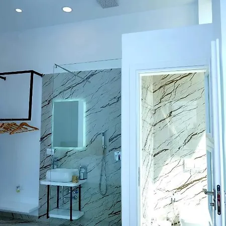 Nili Deluxe Sarandë