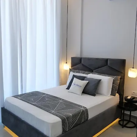 Nili Deluxe Hotel
