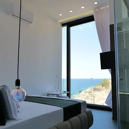 Nili Deluxe Hotel *