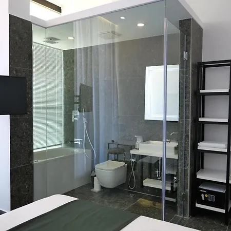 ホテル Nili Deluxe Sarandë