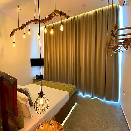 Nili Deluxe Hotel