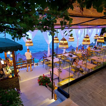 Nili Deluxe Sarande