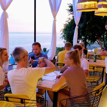 Nili Deluxe * Sarandë