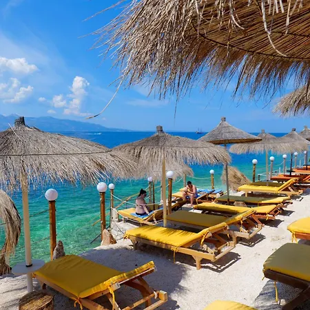 Nili Deluxe Hotel *