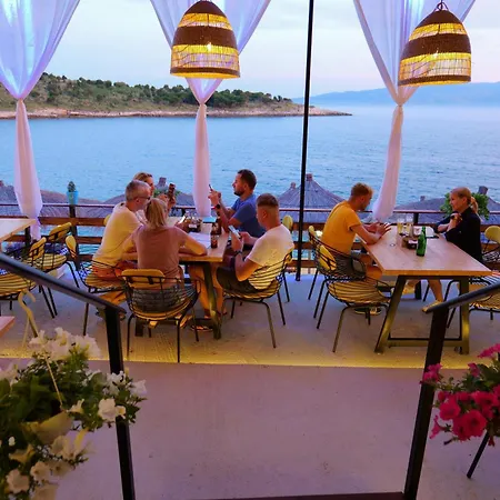 Nili Deluxe Hotell Sarandë